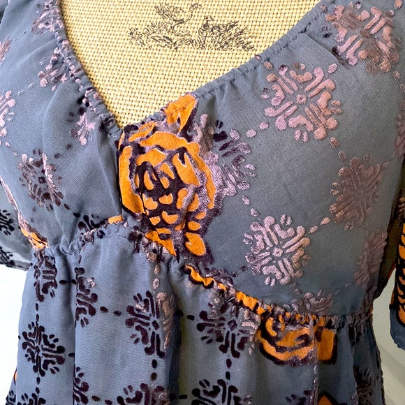 Floral blouse - Picture 4 of 4